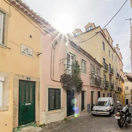 Unique And Stylish Flat In Historic * Lisboa