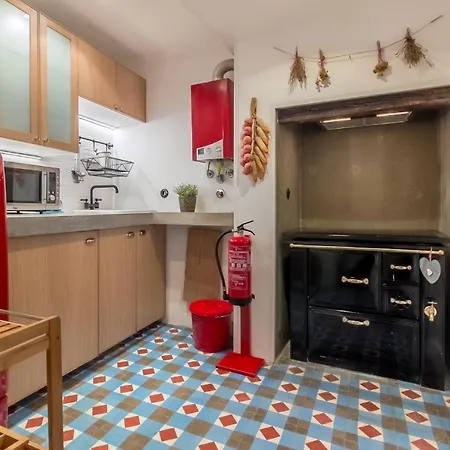 Unique And Stylish Flat In Historic * Лиссабон