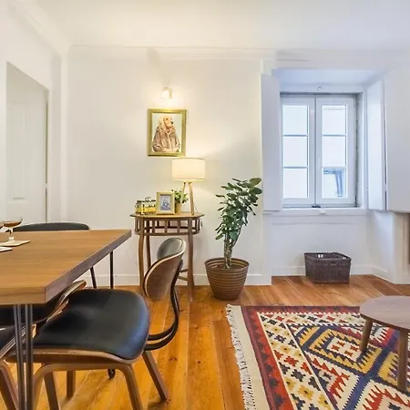 Unique And Stylish Flat In Historic *