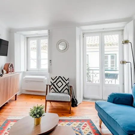 Vintage Inspired Flat In Apartment