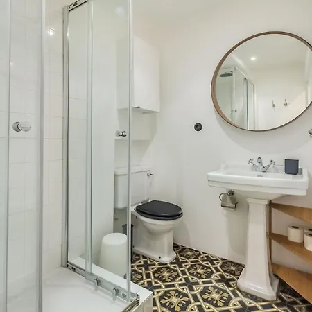 Unique And Stylish Flat In Historic Lisboa